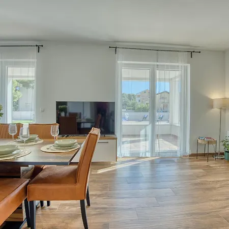 Lucija - Perfectholiday Biograd na Moru